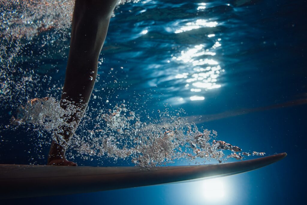 Underwater surf piscine UCPA Merignac Bordeaux
