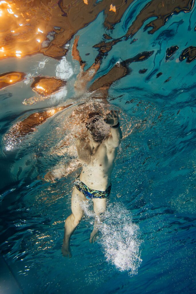 Underwater surf piscine UCPA Merignac Bordeaux